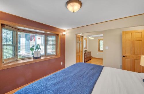 Littleton House | Bright & Cozy House Centennial Littleton 4 Bed 3 Bath