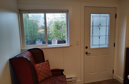Grand Boulevard House | Bright Independent Guest Suite|Quiet, Central,Steps to Nature