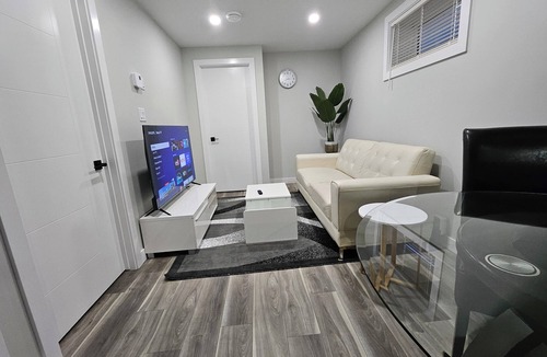 Regina Apartment | Bright & Modern Basement Suite in Regina