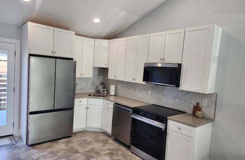 Cheyenne House | Bright modern retreat, minutes from downtown, brand new townhome with AC