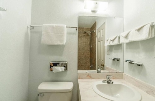 Boise City Hotel | Bright Modern Rooms Near Cimarron Landmarks, 3 Rooms Available for Your Stay