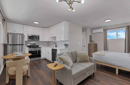 Olde Towne East Apartment | Bright New Studio Walkable Olde Town East Parking