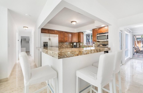 Harbor Village House | Bright Oasis Home w Pool & Palm Trees Near Beach!
