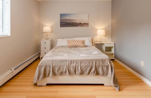 Burnaby House | Bright, spacious two bedroom garden suite near the park