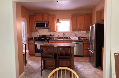 Garfield Heights Bed & Breakfast | Brilliant 3-bedroom bed & breakfast in charming Cleveland neighborhood