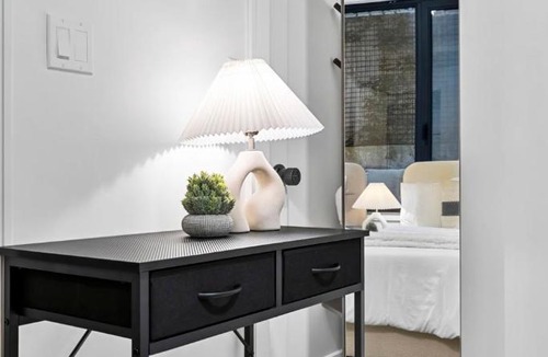 Corey Hill Apartment | Brookline LUX Apt Rooftop GameRoom Subway