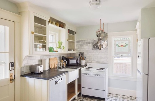 New North End House | Bungalow + 3 Cottages, Whole Estate Sleeps 20