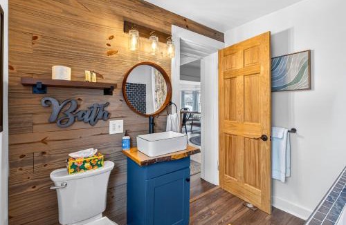 Old North End Apartment | Burlington Downtown Gem Walk to Church St & Lake