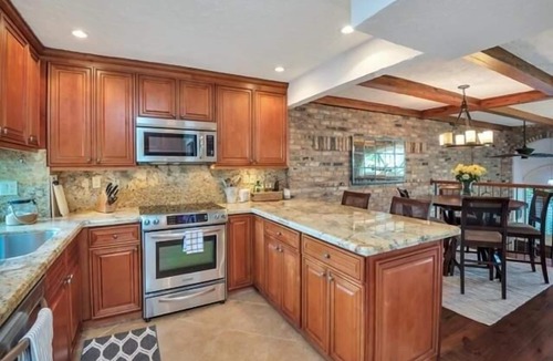 Deerfield Beach House | BY THE SEA VACATION VILLAS 2 BED/HOT TUB TWO BLOCKS TO BEACH
