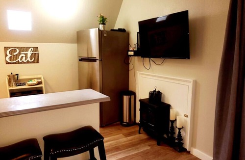 Glenwood Springs Cabin | Cabin 13: Cute Rustic A-Frame Perfect Cozy Getaway & Kitchen
