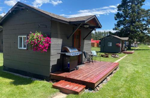 Rapid City Cabin | Cabin 7 at Horse Creek Resort