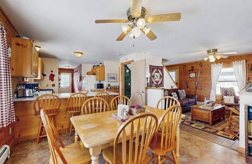 Westfield House | Cabin on 12 acres w/valley views, sledding hills, bbq, firepit, w/d, wifi
