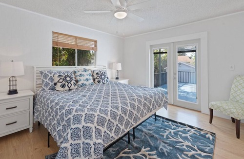East Naples Cottage | Calling All BOATERS