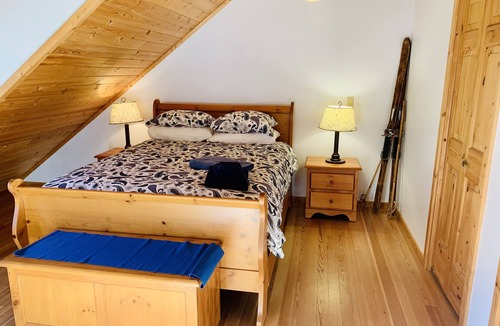 Golden Cabin | Callinghorselodge Willowbank Suite