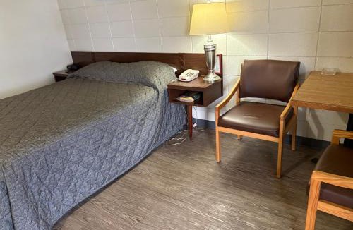 Prince George Hotel | Camelot Court Motel