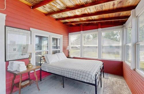 South Hero House | Camp Sweetheart