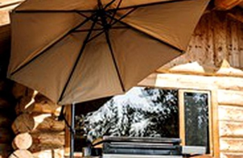 Rock Lake Cabin | Canadian Glamping Cabin for a Mountainside Getaway