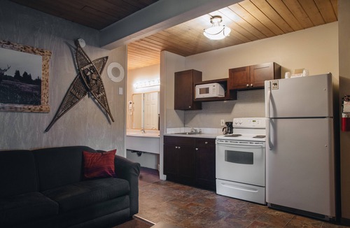 East Kootenay Hotel | Canadas Best Value Inn & Suites Fernie