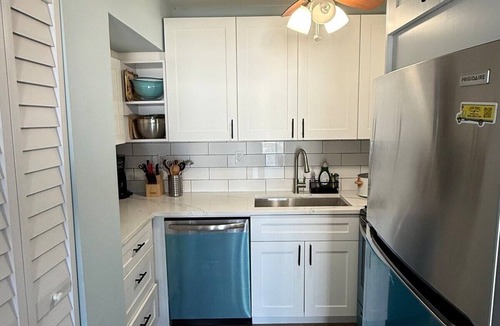 Eastern Shores Condo | Canal-front two-bedroom condo near Sunny Isles