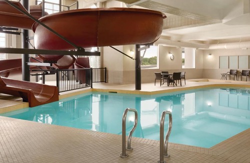 Airdrie Hotel | Canalta Hotel Airdrie