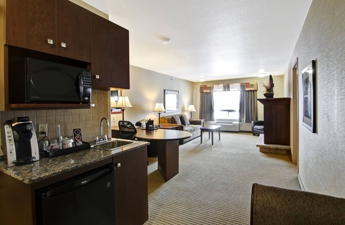 Camrose Hotel | Canalta Hotel Camrose