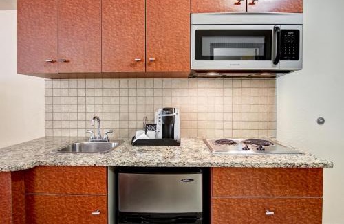 Rocky Mountain House Hotel | Canalta Rocky Mountain House
