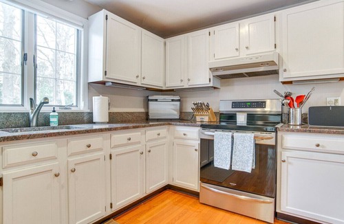 North Falmouth House | Cape Cod Retreat | 1 Mi to Beach | Sleeps 13