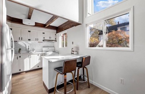 Cape Porpoise House | Cape Porpoise Harbor's Edge Cottage with Pier