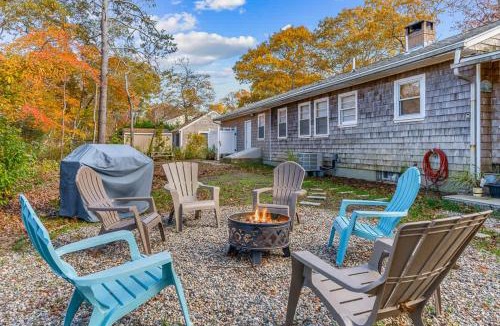 Mashpee House | Cappawack Cottage - Firepit & Private Beach Nearby