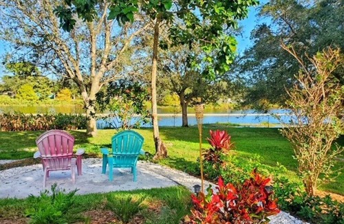 Stuart Cottage | Captain Cove’s Cottage - Oasis by the Marina