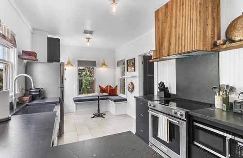 Riviera Beach Cottage | ☀Captains Cottage☀ Close to beach! Minutes to Singer Island & Peanut Island!