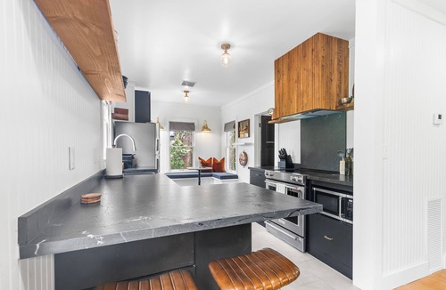 Riviera Beach Cottage | ☀Captains Cottage☀ Close to beach! Minutes to Singer Island & Peanut Island!