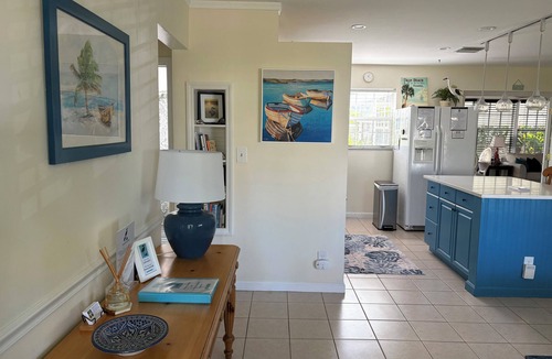 Florida North Atlantic Coast House | Captains Retreat.An oasis with lush coastal landscaping awaits!
