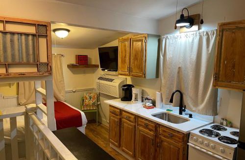 Wolfeboro Apartment | Caretakers Apartment-Split level Full Bed with European Bath Pet Friendly fee applies