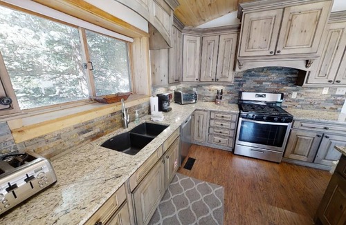 Red River House | Caribel Trail Lodge - In Town -