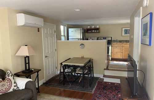 South End Apartment | Carriage House Apt - Walk @ Bike To Everything Historic South End of BTV