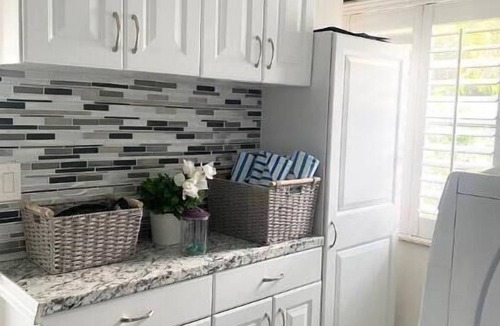 Survey Creek House | Casa Blanca On El Lago