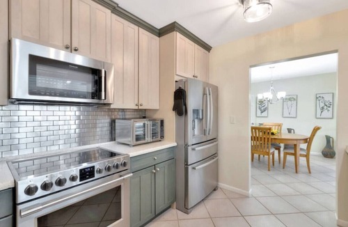 Deerfield Beach House | Casa by The Cove - 3/2 + Office - Intracoastal Front w/Heated Pool and Spa