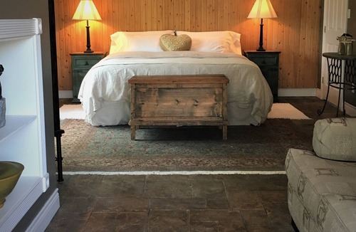 Okanagan-Similkameen Bed & Breakfast | Casa Colina Bed & Breakfast - The West Queen Suite