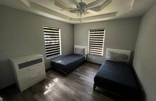 Almont House | Casa Gardenia - centrally located home in McAllen