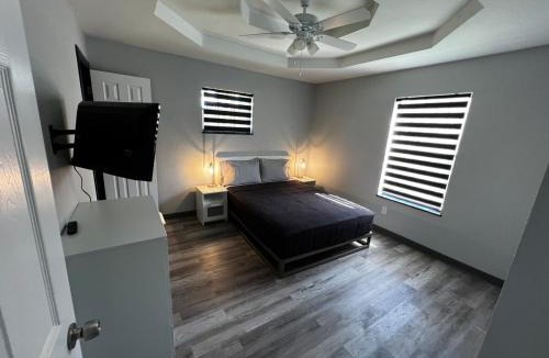 Almont House | Casa Gardenia - centrally located home in McAllen