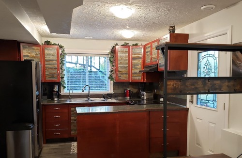 Highlands Bed & Breakfast | CASA MIA Guest Suite - Quiet, Private and Beautiful Accomodation in Victoria BC