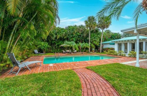 Southside House | Casa Miramar Private Beach Path & Pool Paradise