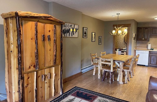 Red River Apartment | Casa Nueva #5 Townhouse