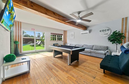 North Central Hollywood House | Casa Palma - Tropical