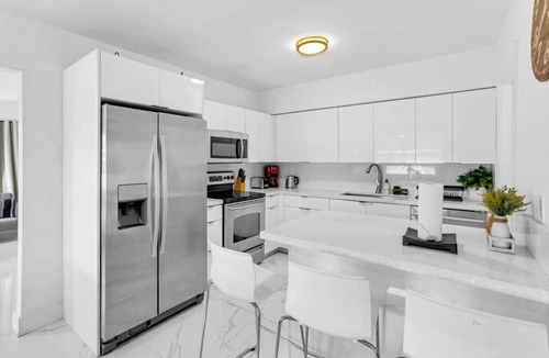 Hallandale Beach House | Casa Playa | 10 min to Beach