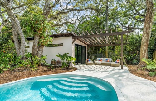 Central Beach House | Casa Tropicale