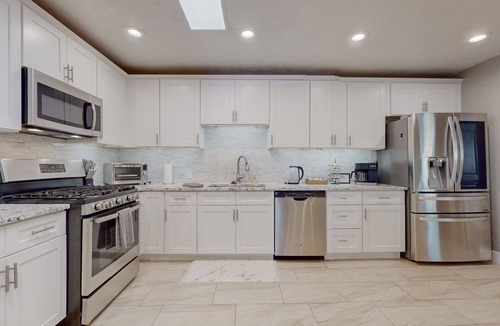 Summit Park House | CasaDeRita Luxury Home near UNM!