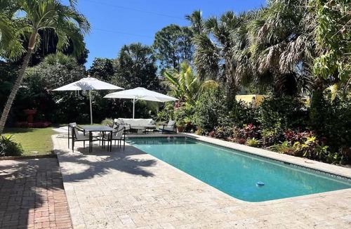 Flamingo Parks Cottage | Casita Atala - Nestle into a Tropical Designer Retreat with Shared Pool