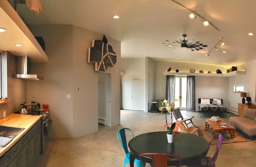 Taos House | Casita Atomica hiking, cycling, golfing, rafting within reachn